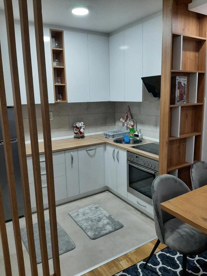 Apartman,,Kul"Life Lukavica Esterno foto