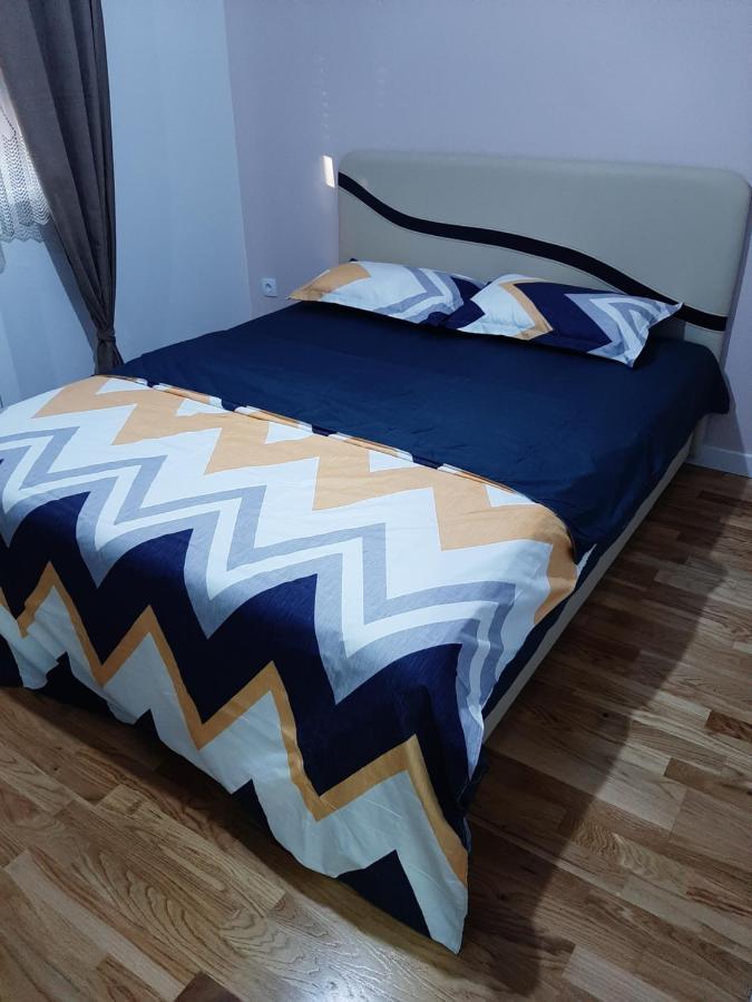 Apartman,,Kul"Life Lukavica Esterno foto